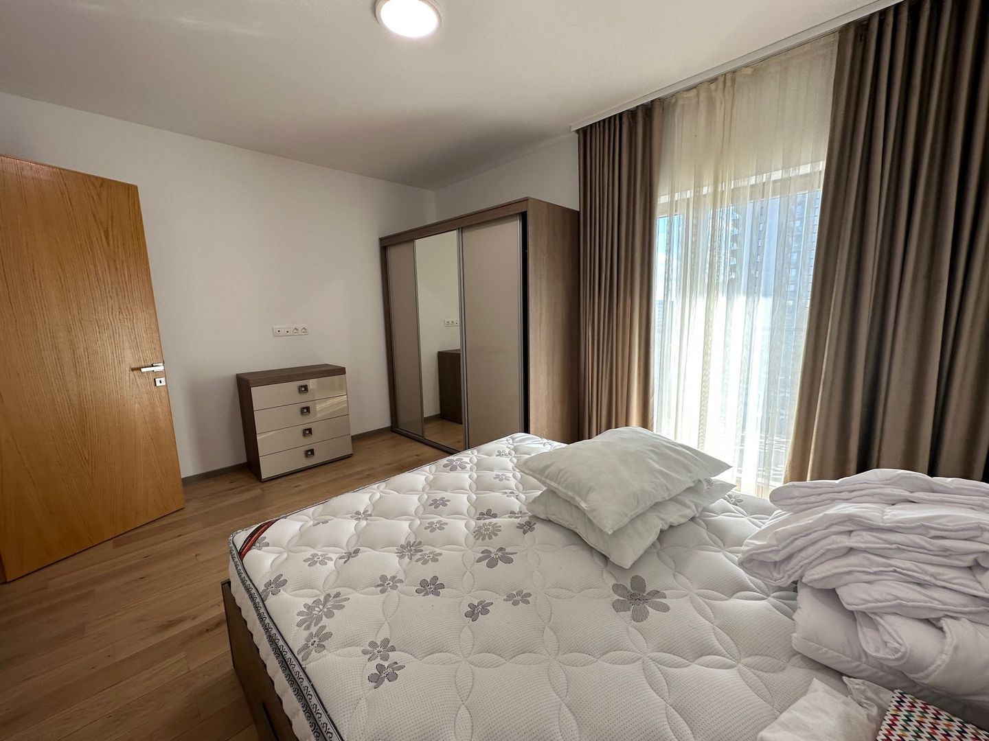 Apartament bloc nou 3 camere - parcare subterana - Poză 15