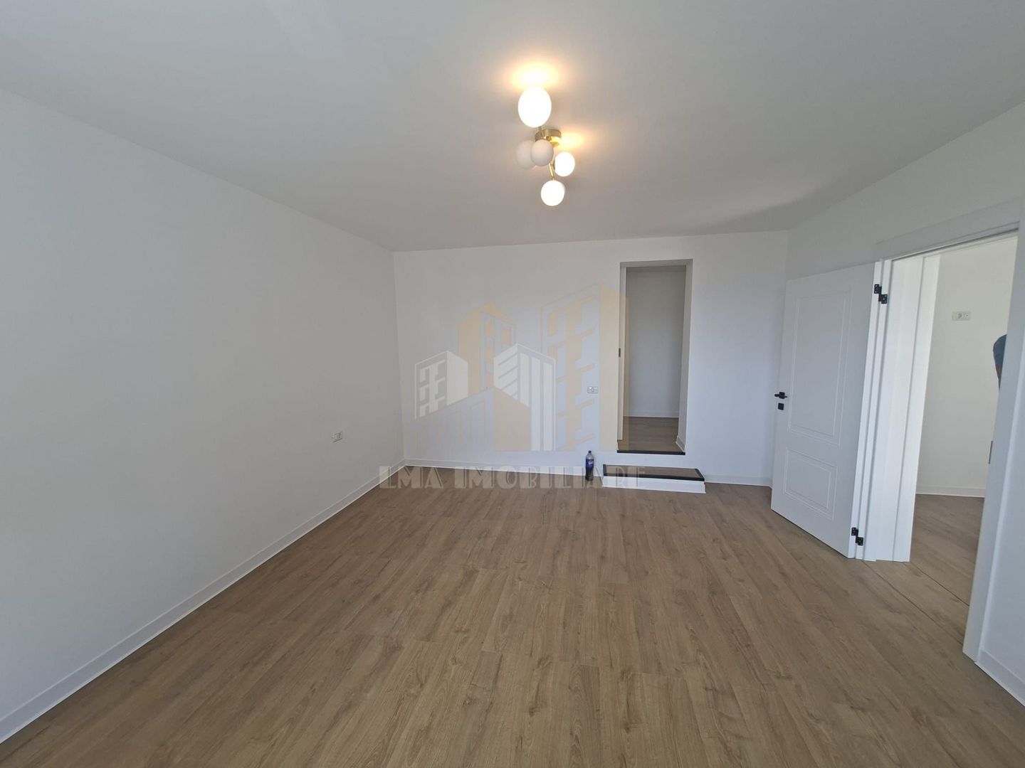 Apartament 2 camere semidecomandat Brasovul vechi - Poză 16