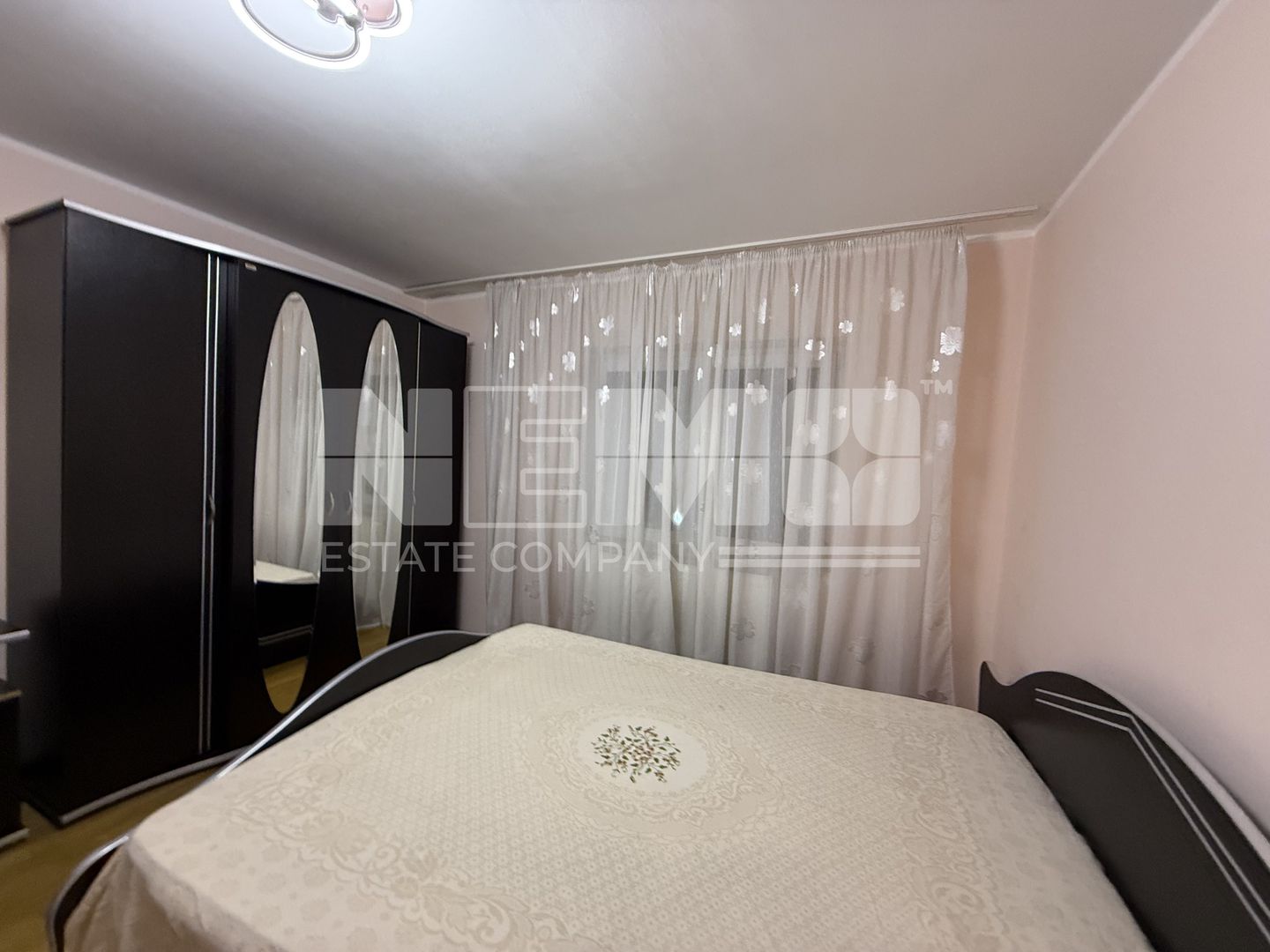 Apartament 3 camere | 100 mp | Zona Centrală | Etaj 1 | 450 €/lună - Poză 3
