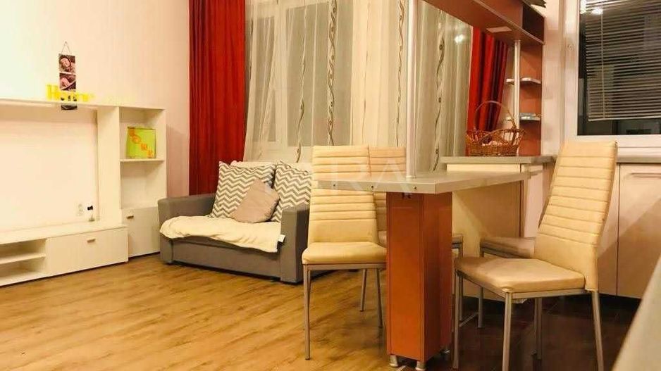 Apartament cu 3 camere, parcare cu CF, balcon 10 mp, zona Eroilor. - Poză 1