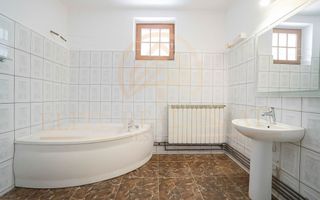 Vila premium ultracentrala, fara vecini, teren 377 mp, garaj! - Poză 15