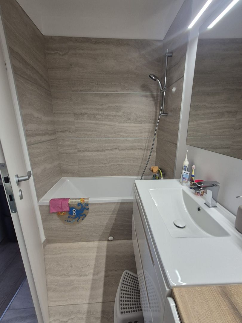 PENTHOUSE CU TERASĂ DE 36 MP | 3 CAMERE | MOBILAT ȘI UTILAT - Poză 13