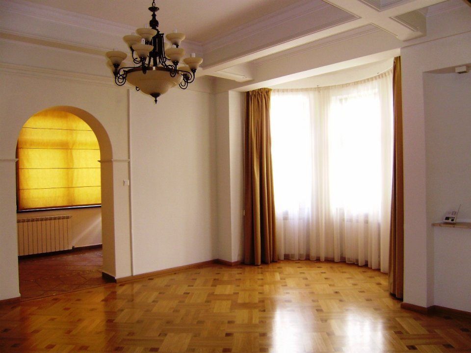 Casă individuală cu 5 camere în zona Capitale/ Paris - Poză 6