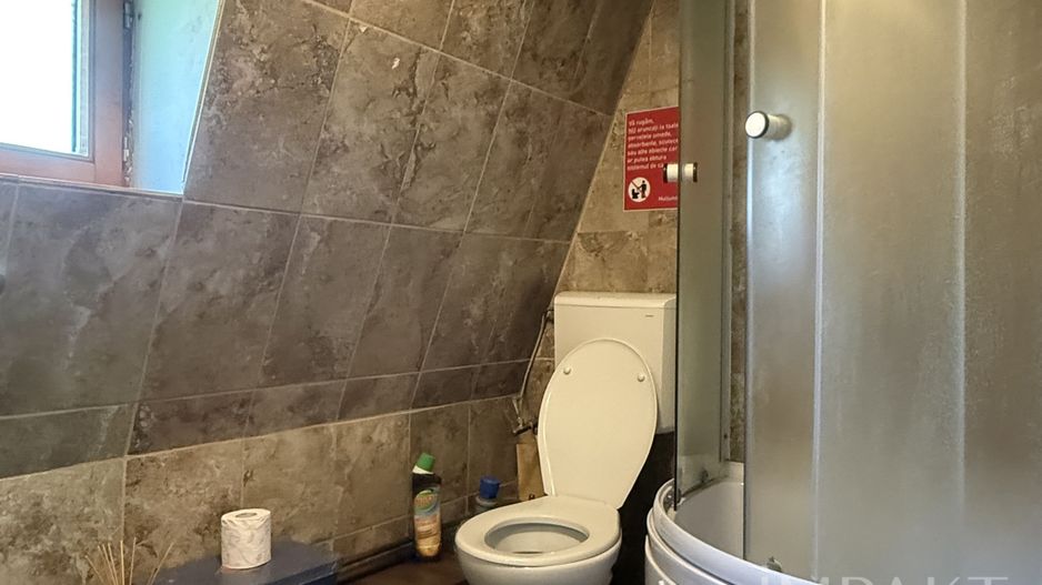 Proprietate cu front la rau si piscina exterioara in Baisoara - Poză 15