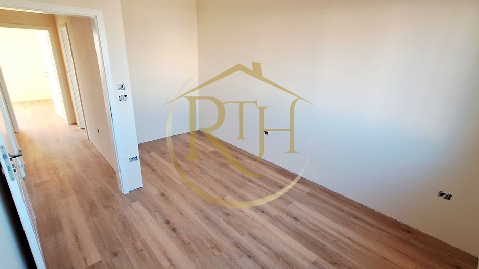 Oferim spre vanzare casa-duplex cu 4 camere si 3 bai situata in Giroc - Poză 15