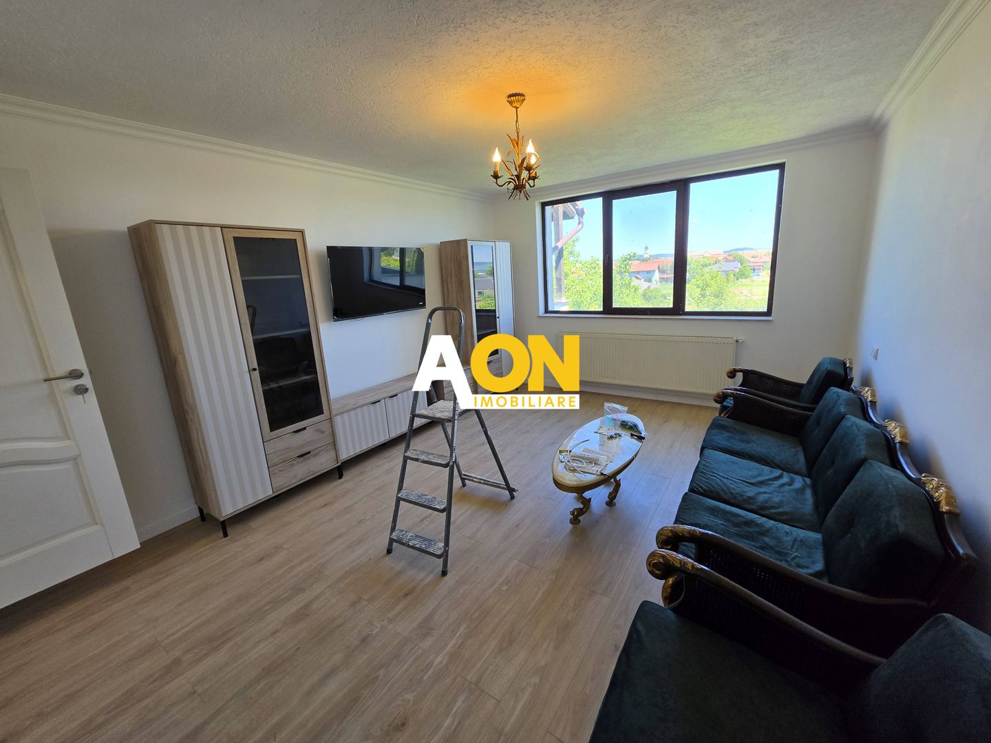 Apartament 5 camere, renovat, 68 mp utili + mansarda 52 mp,  Cetate - Poză 1