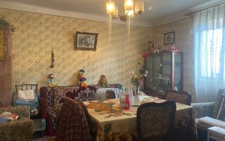 Vanzare casa cu 6 camere in Targoviste - vizavi de Colegiul Carabella - Poză 8