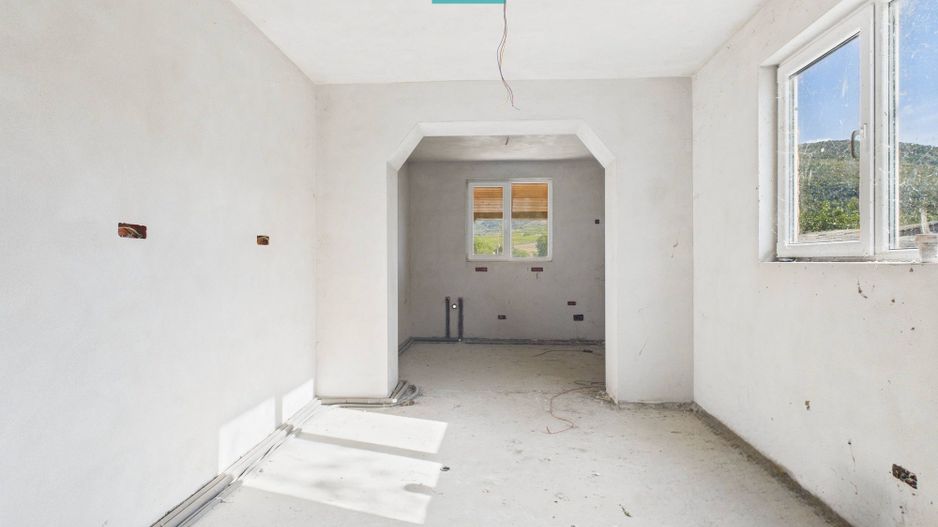 Casă cu panoramă spre dealurile Șiriei - Poză 4