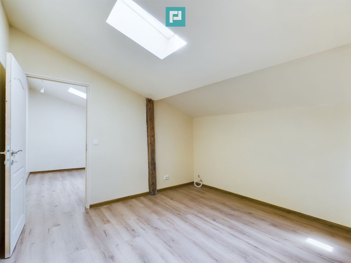 Casă cu 4 camere renovată complet în zona Gării de Nord - Poză 18