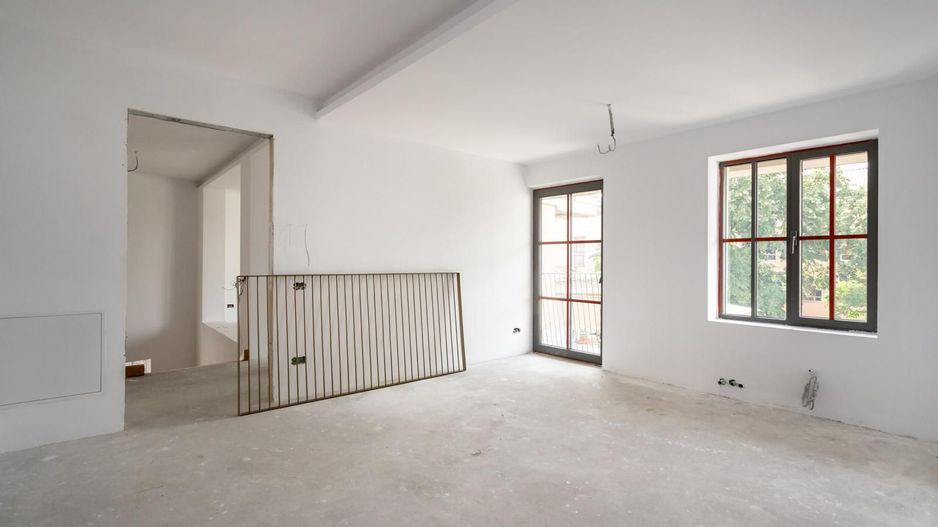 O BIJUTERIE ASCUNSA IN CENTRUL BUCURESTIULUI - Poză 9