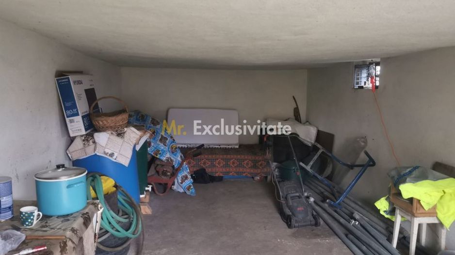 De vanzare casa in Argetoaia cu teren 7.000 mp - Poză 11