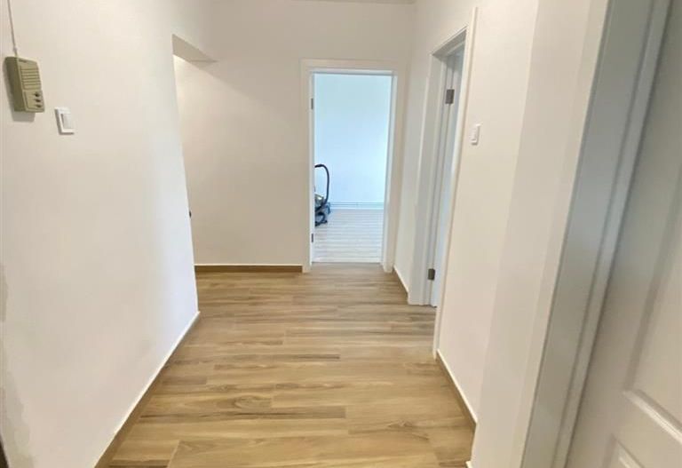 Etaj 1 4 camere  Complexul Studentesc-aproape de Sala Olimpia - Poză 34