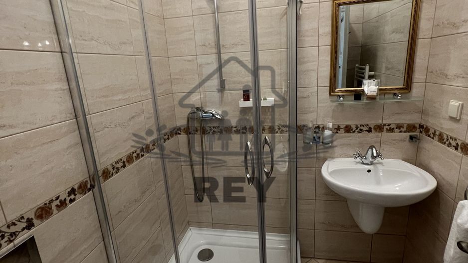 Vila de vanzare in zona Centrala/Orasul de jos - Poză 40