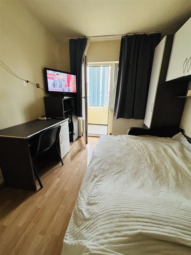 APARTAMENT CU 2 CAMERE SEMIDECOMANDAT ZONA ROGERIUS - Poză 4