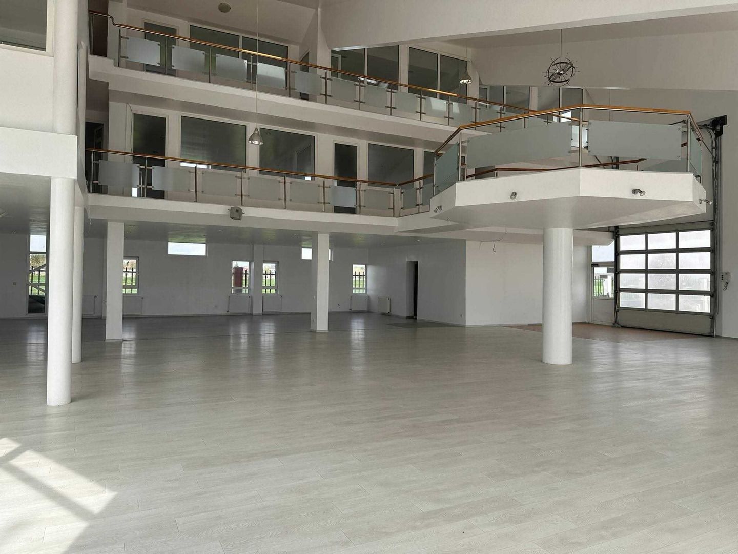 Inchiriere showroom | Afumati | 910 mp - Poză 1