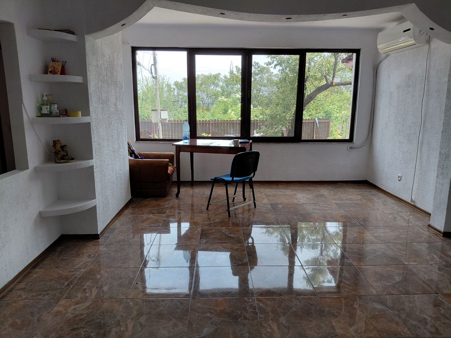 Casa P+1 zona Traian cu vedere la Brates - Poză 5