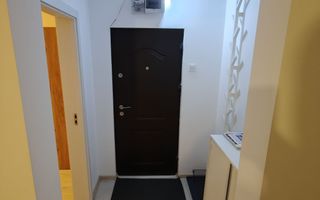 Apartament semidecomandat cu 3 camere si balcon - Podu Ros - 500€ - Poză 8
