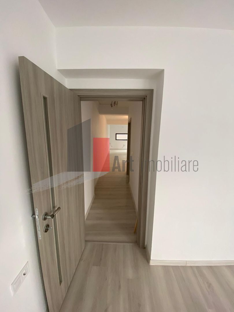 Casa noua în Giulesti de închiriat - curte 220mp - Poză 4