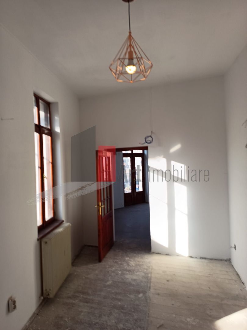 Vila  de inchiriat recent renovata - Poză 14