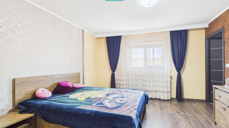 Casă și clădire de apartamente la Orțișoara - Poză 31