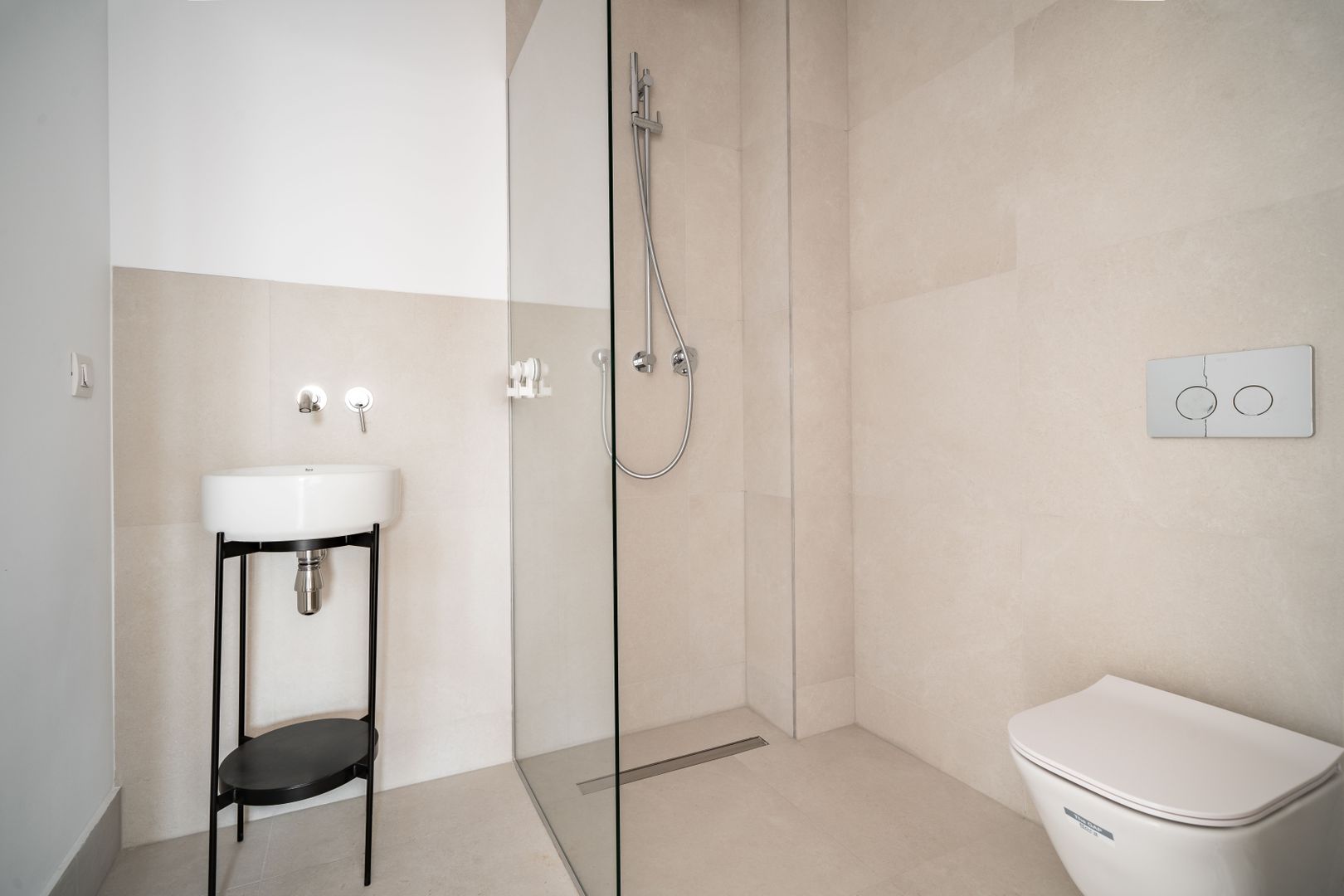 Apartament de 3 camere cu gradina - Poză 8