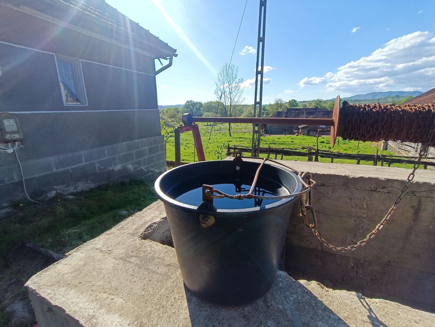 Descoperă căsuța ta de vis la poalele Munților Apuseni - Poză 2