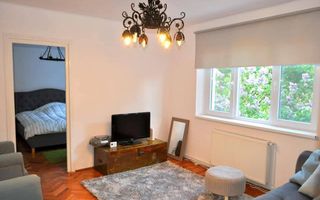 Apartament cu 2 camere, complet renovat, zonă Centrala. - Poză 3