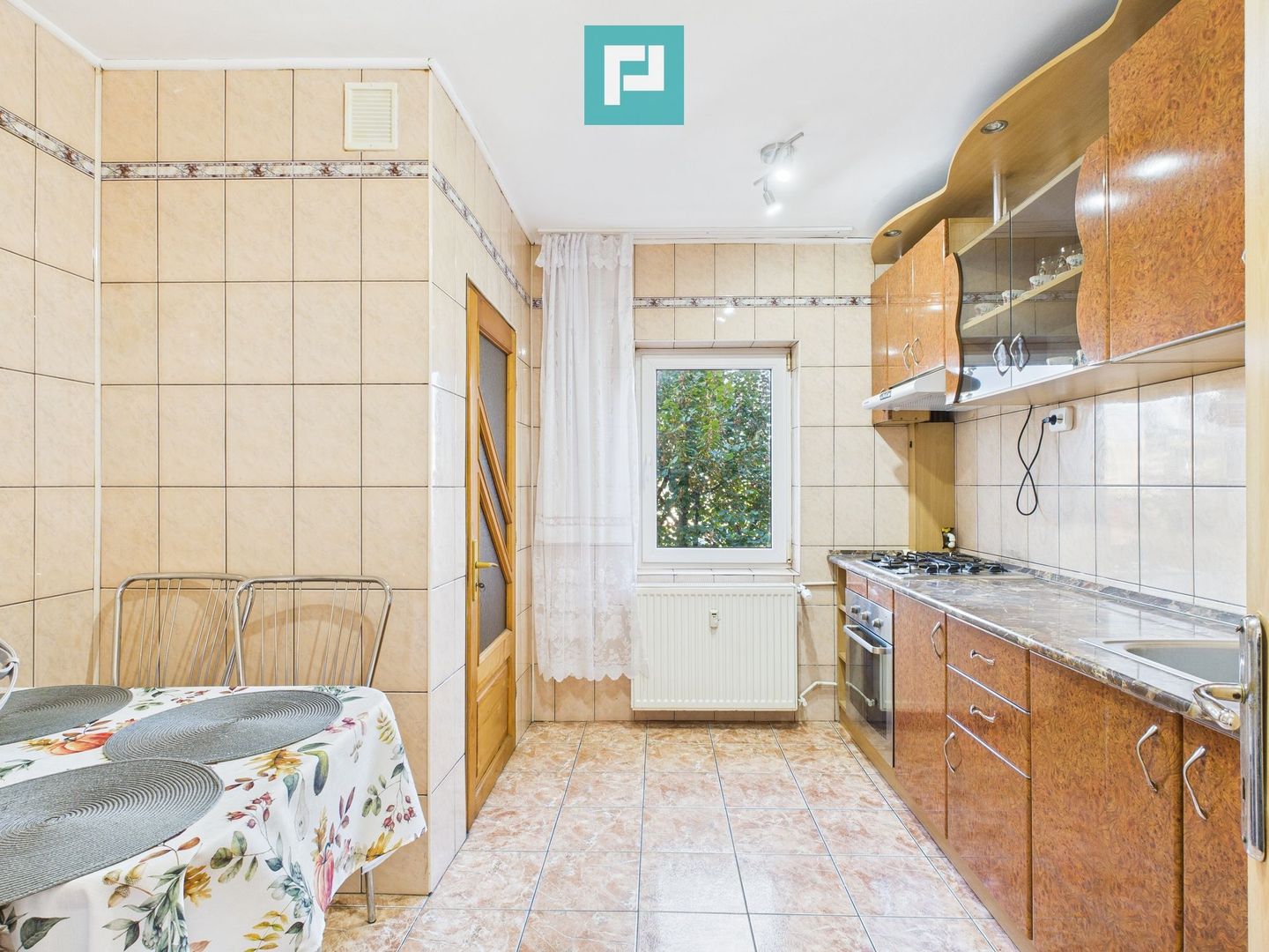 Apartament decomandat cu patru camere de inchiriat - Poză 1