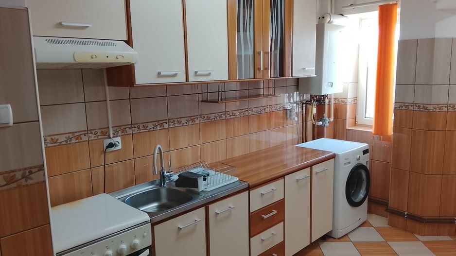 Apartament 3 camere - Poză 1