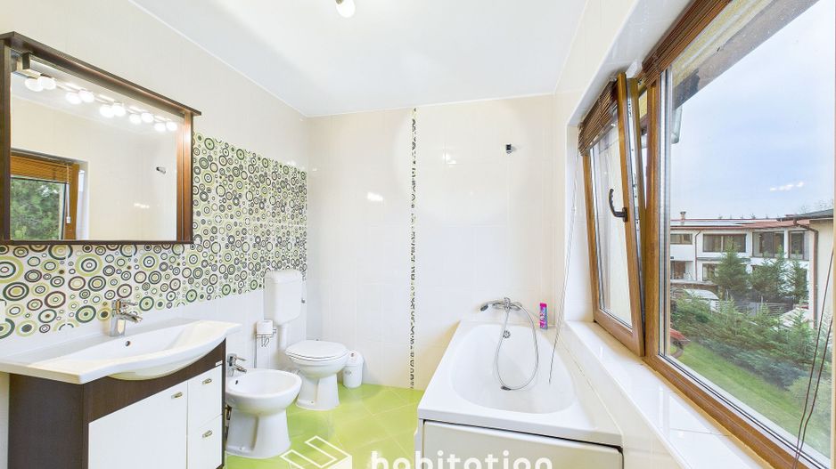 Casă individuală cu spațiu amplu și liniște absolută în Ghiroda - Poză 24