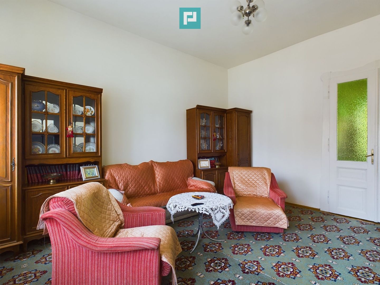 Casă individuală cu teren de 1100 mp și 3 apartamente în curte - Poză 1