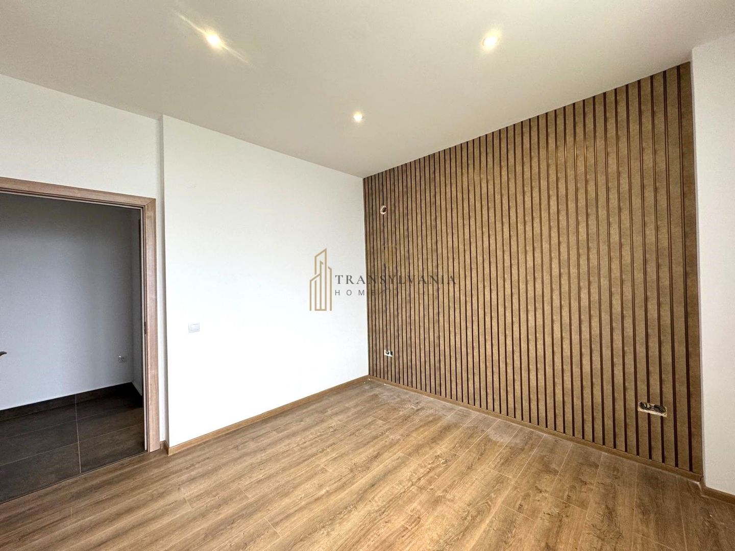 Apartament 2 camere, decomandat, 56 mp utili Zona Mihai Viteazu - Poză 2