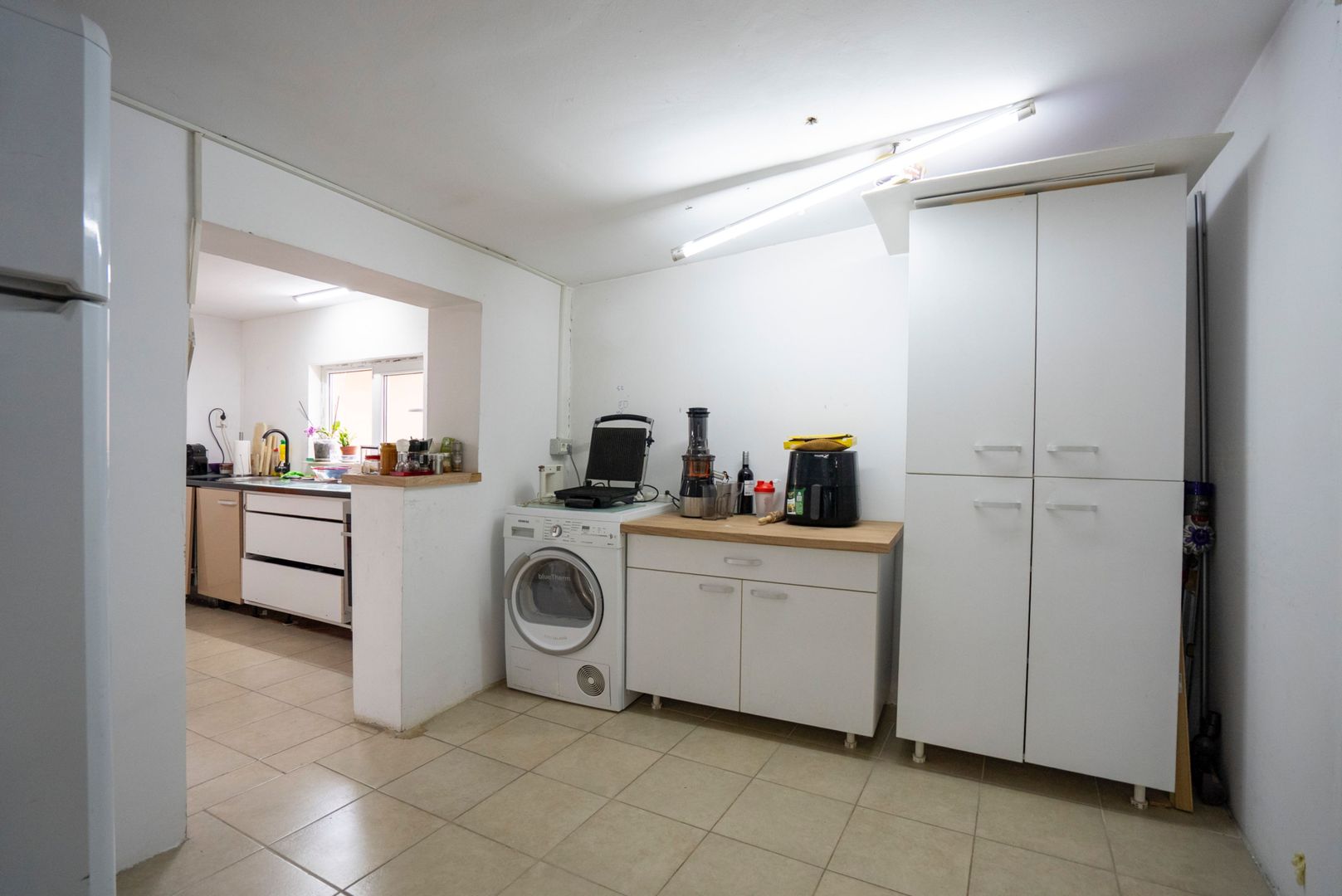 Casa 5 camere in Rogerius, la bulevard, cu acces auto - Poză 11