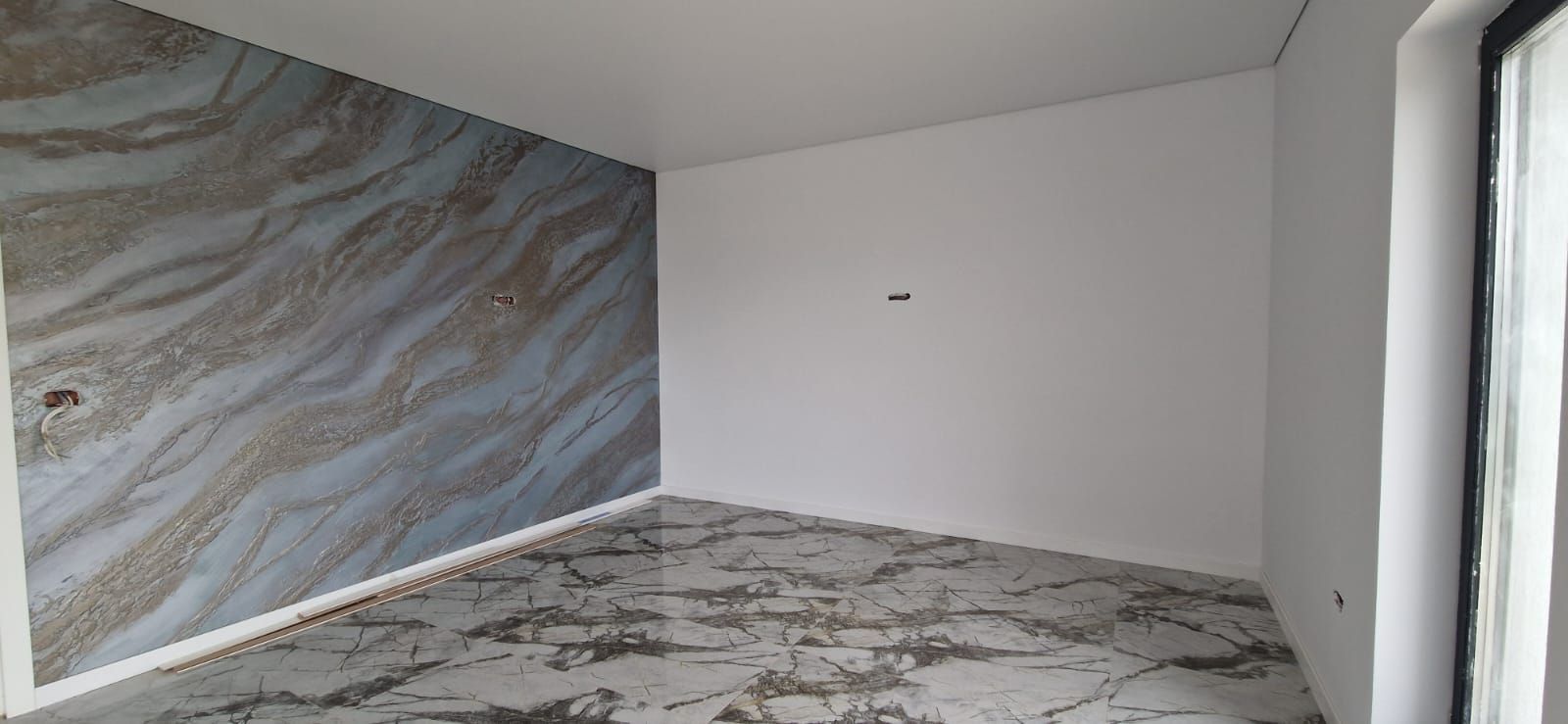 Casa 3  camere INTABULATA 70 mp.  Bucium Visan 140000 euro - Poză 3