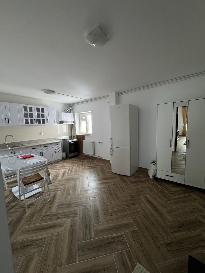 De închiriat apartament 2 camere Piața Sudului - Poză 5