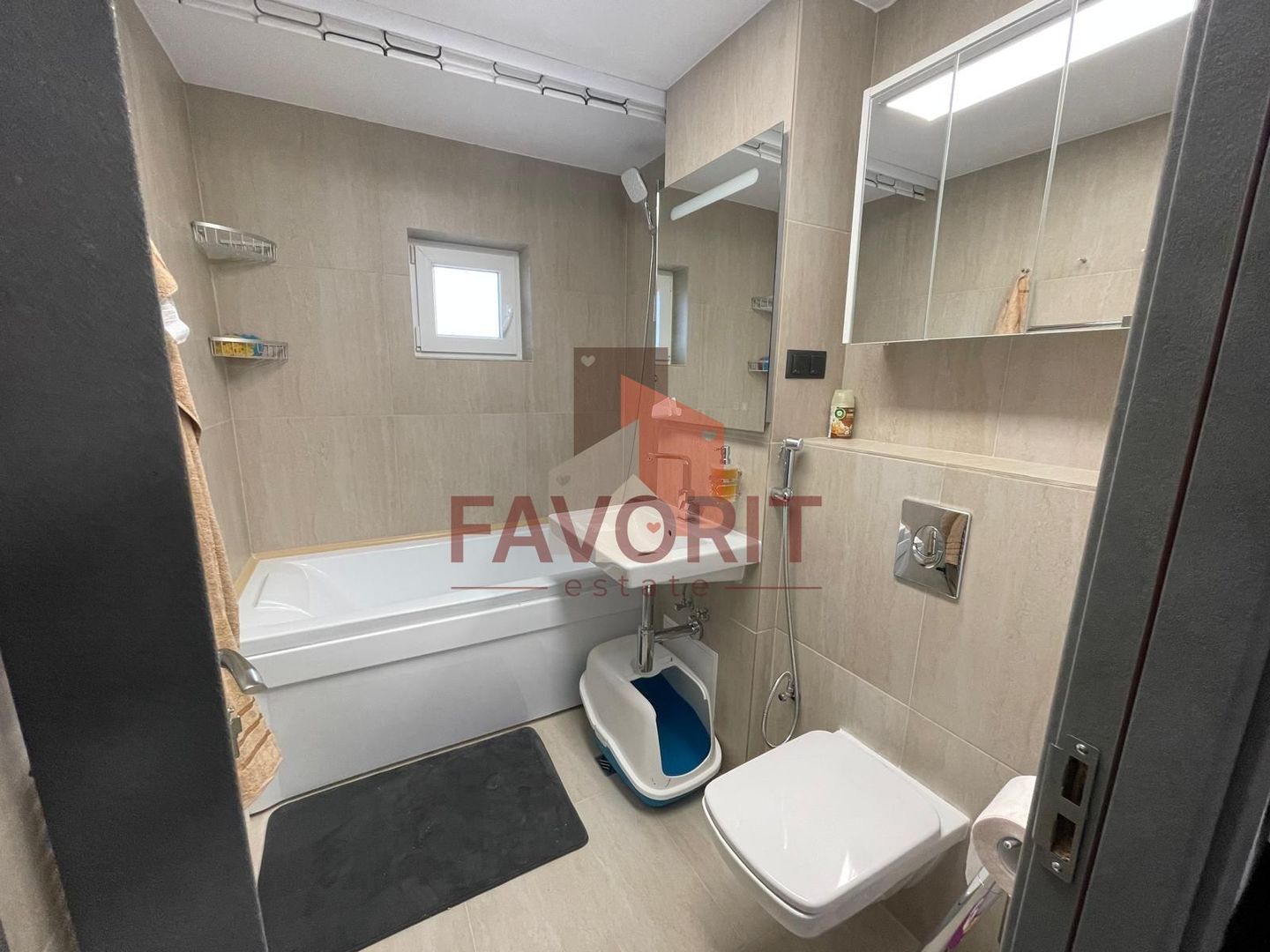 Etaj intermediar. Renovat. Mobilat si utilat - Poză 7