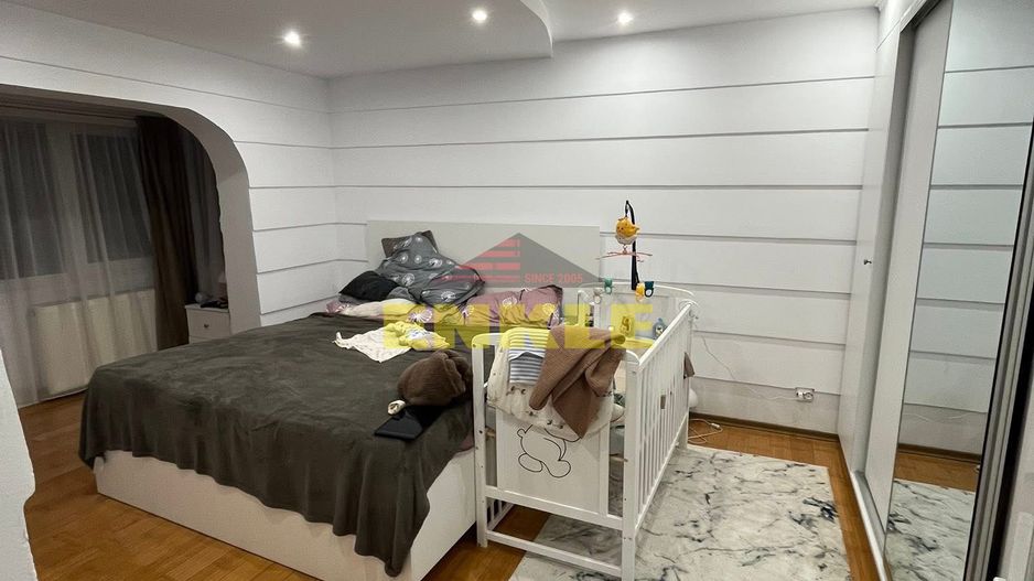 De vânzare apartament 3 camere – zona Stejari - Poză 4