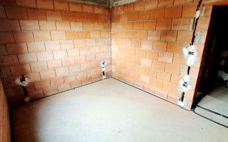 Se vinde duplex modern cu 3 camere  plus teren in Giroc ,zona linistita. - Poză 9