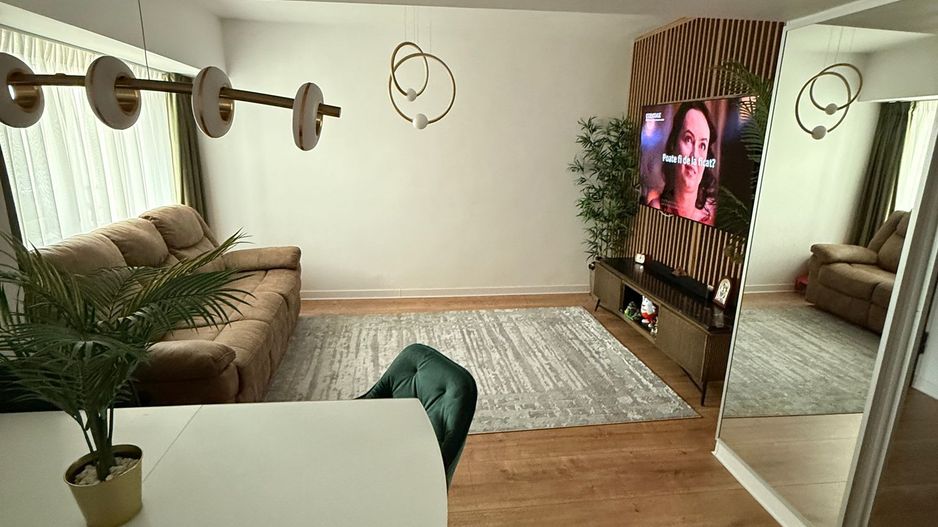 Vanzare Apartament 3 Camere Stradal Bulevardul Unirii - Poză 1