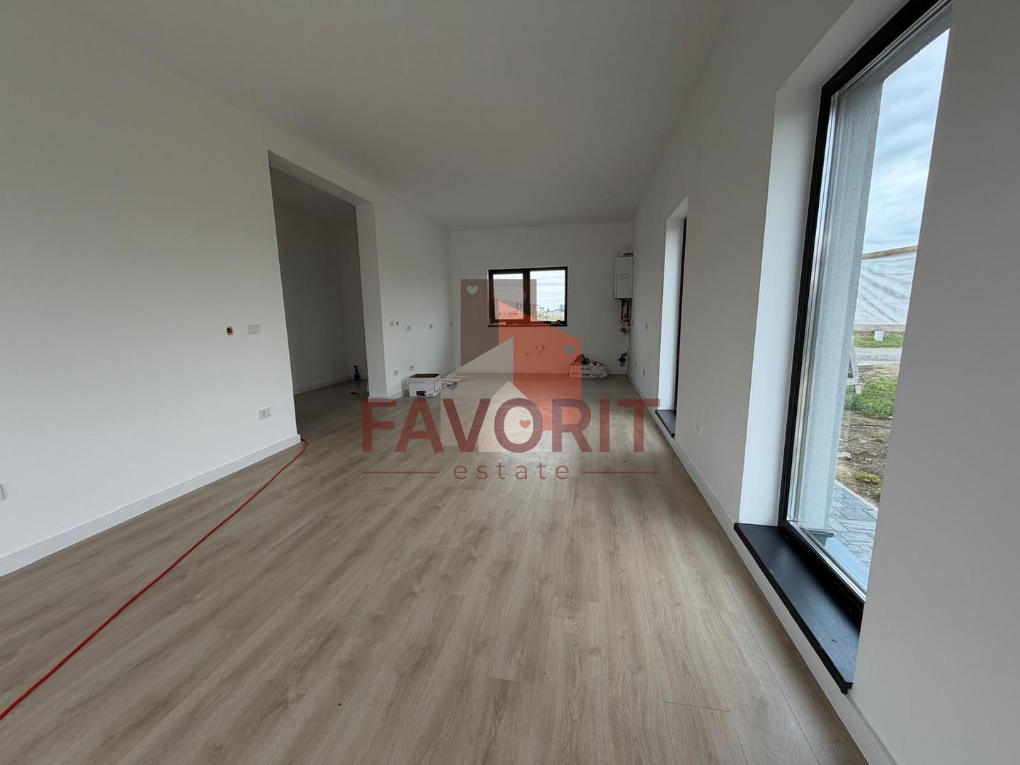 Triplex in Sacalaz | Finisaje premium | 4 camere | Asfalt | 2 balcoane - Poză 4
