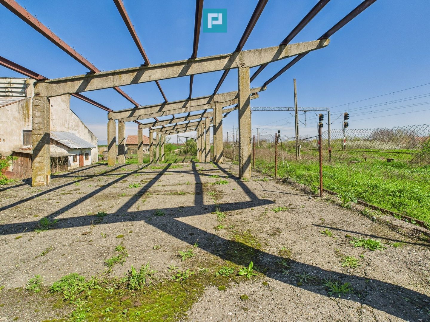 Spațiu industrial, rampă și acces la calea ferată - Poză 9