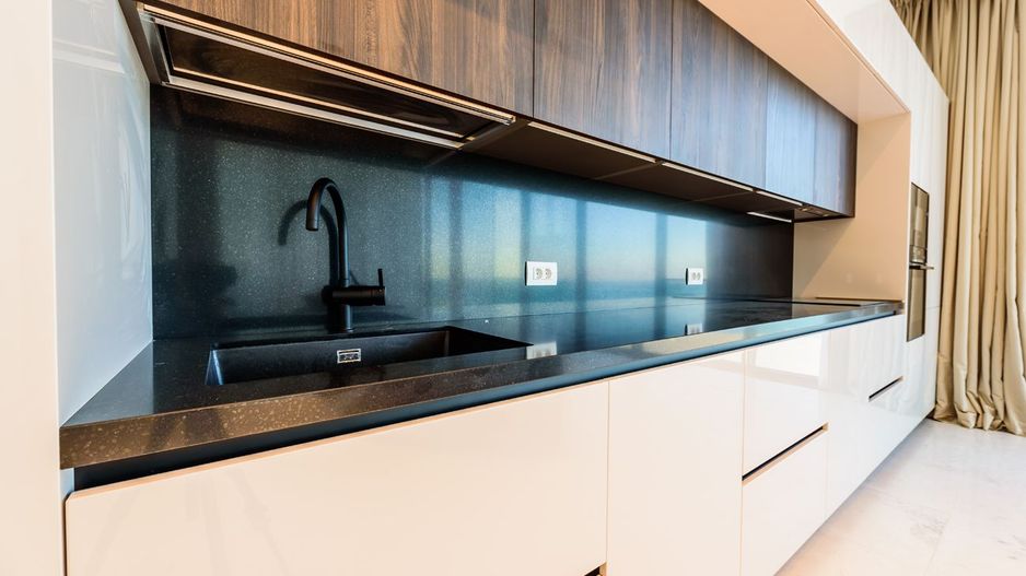 Apartament de 5 camere spațios, situat în zona Nord din Constanța - Poză 8