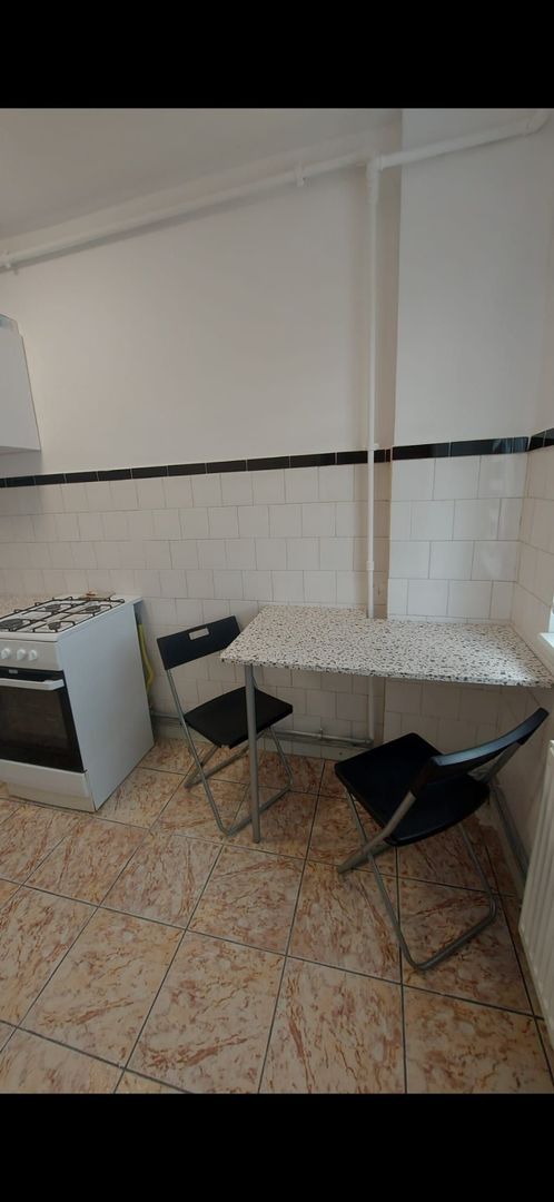 Garsonieră de închiriat parc milia Câmpina Ultracentral 42 mp - Poză 4