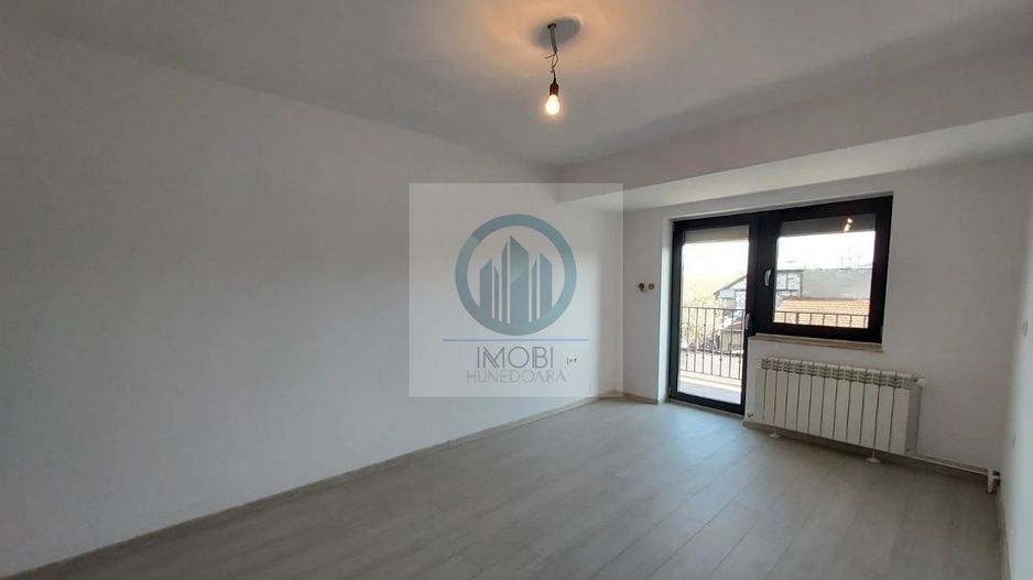 Vila deosebita în loc Simeria, zona ultracentrala - Poză 14