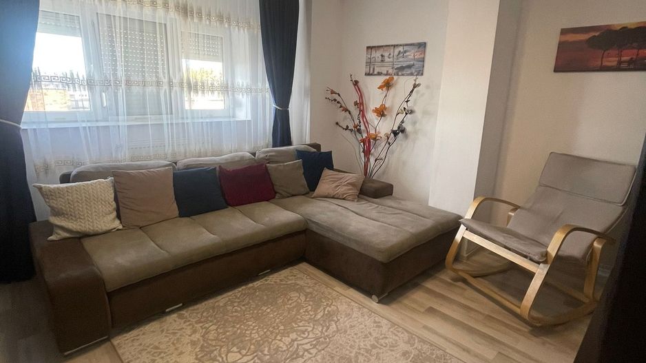 Apartament/mansardă 3 camere,Micro 17,utilat si mobilat - Poză 1