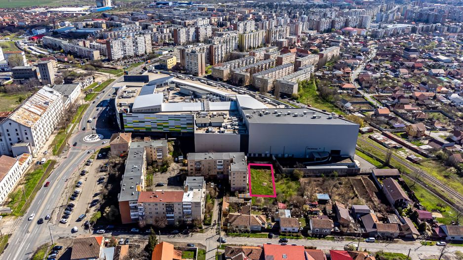 700 mp TEREN INTRAVILAN LÂNGĂ GALERIA MALL - Poză 1