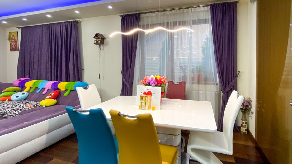 Descoperă Eleganța și Rafinamentul: Vila de Vis pe un lot generos - Poză 13