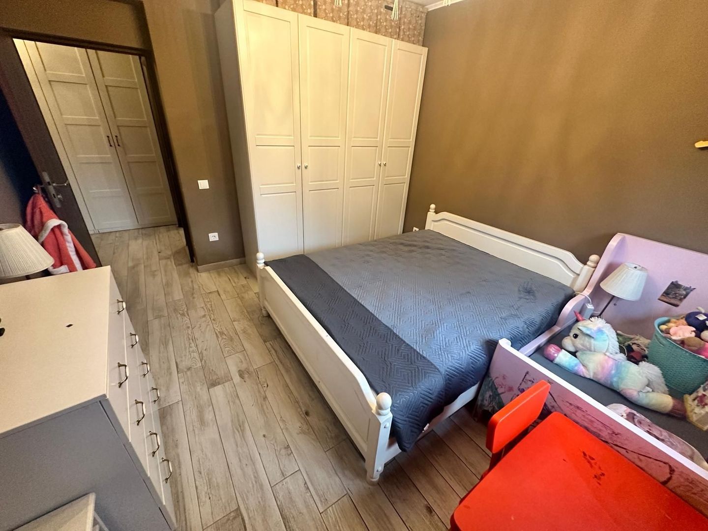 AP. 2 CAMERE MOBILAT - CURTE 53 MP, BLOC NOU, LOC PARCARE, COMISION 0% - Poză 3