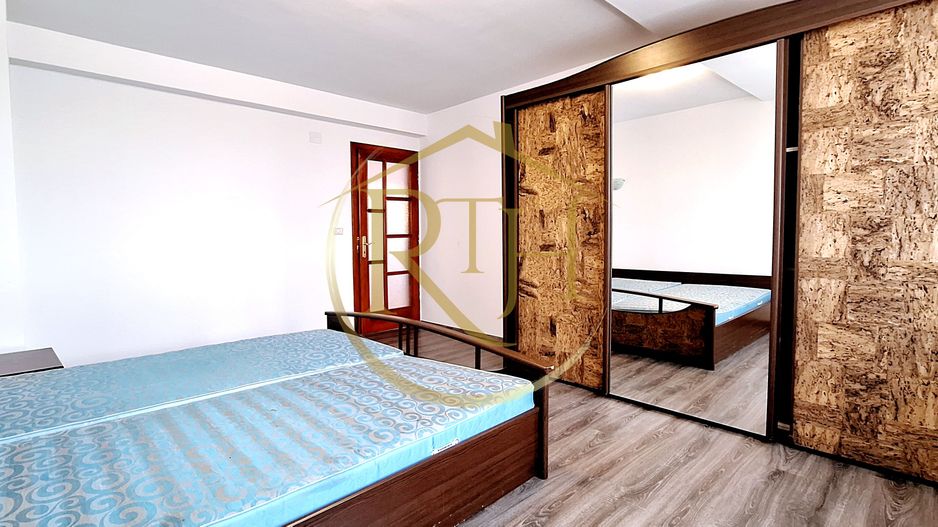 Oferim spre inchiriere, Apartament spatios, 4 camere, pentru locuit sau Firme - Poză 3