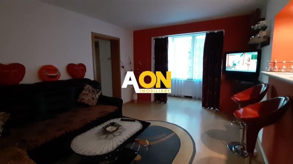 Apartament 3 camere, etaj 1, Cetate - Poză 2